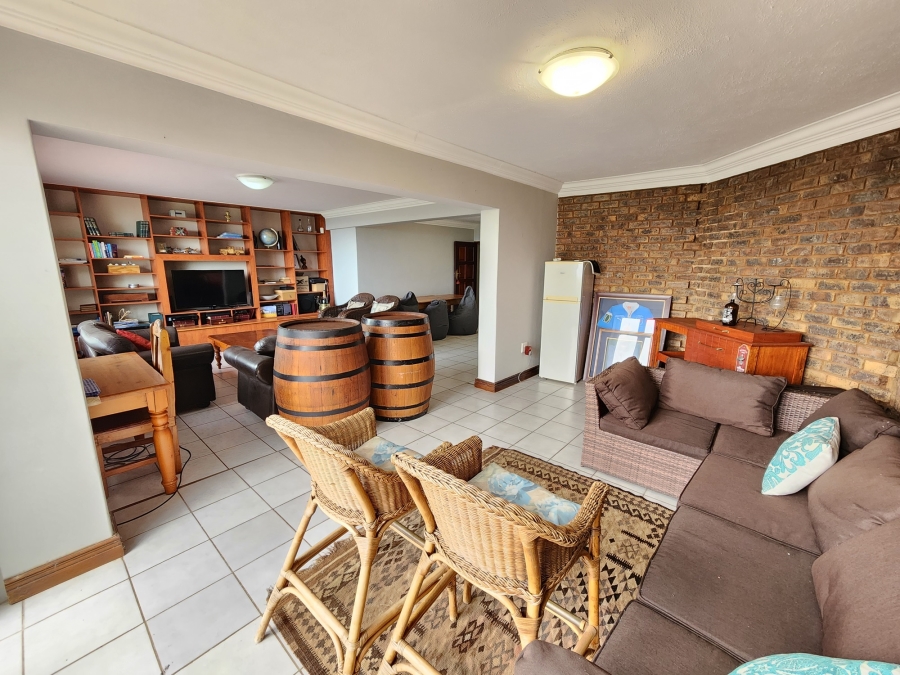 3 Bedroom Property for Sale in La Montagne Gauteng