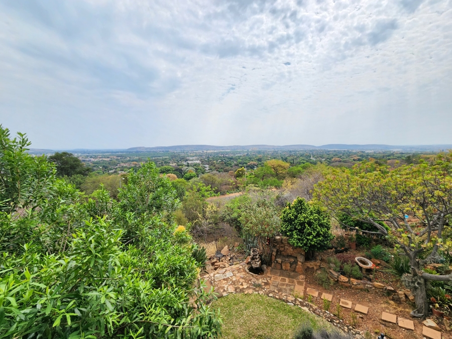 3 Bedroom Property for Sale in La Montagne Gauteng