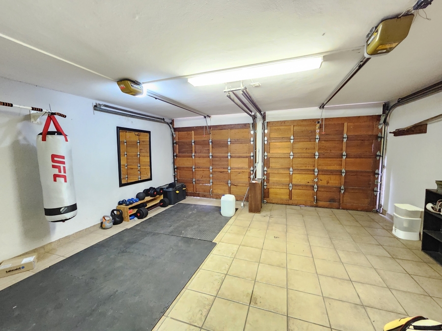 3 Bedroom Property for Sale in La Montagne Gauteng