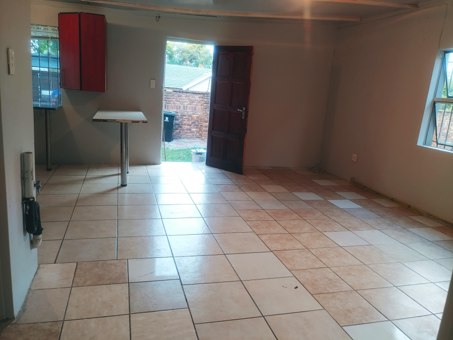 To Let 2 Bedroom Property for Rent in Birchleigh North Gauteng
