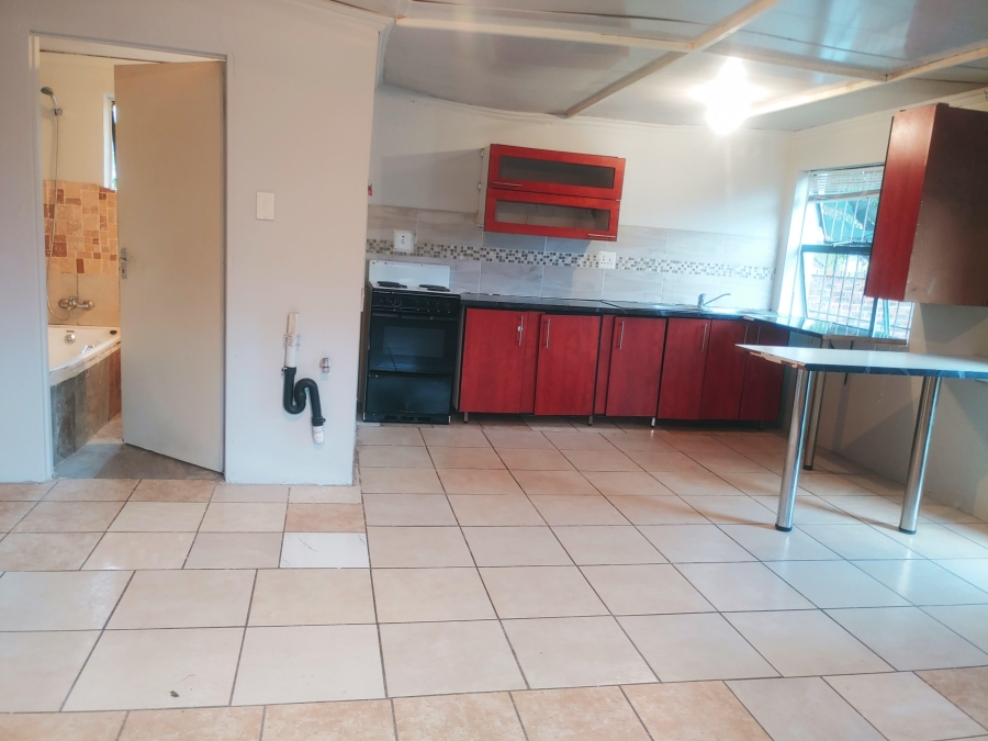 To Let 2 Bedroom Property for Rent in Birchleigh North Gauteng