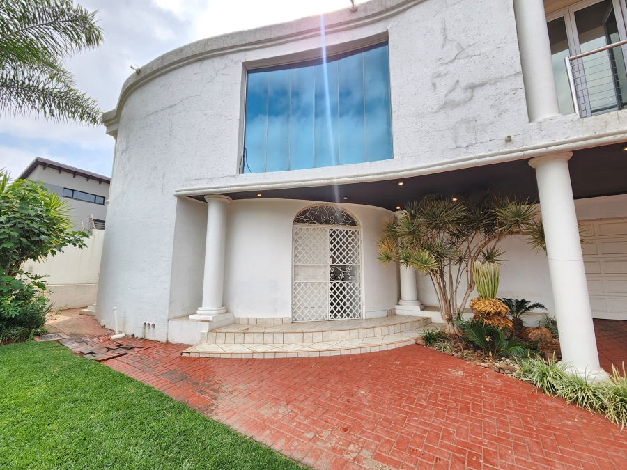 5 Bedroom Property for Sale in Waterkloof Ridge Gauteng
