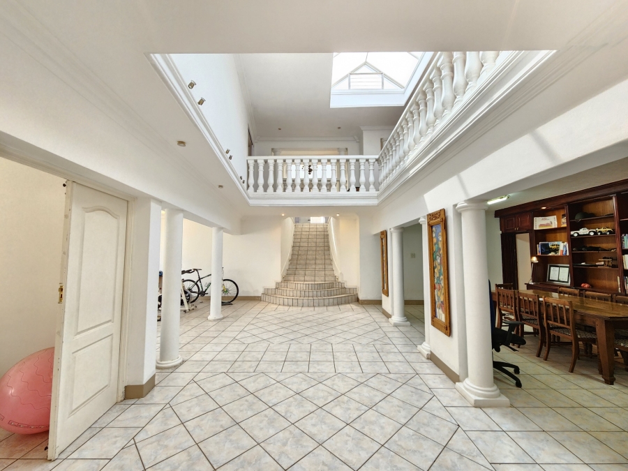 5 Bedroom Property for Sale in Waterkloof Ridge Gauteng