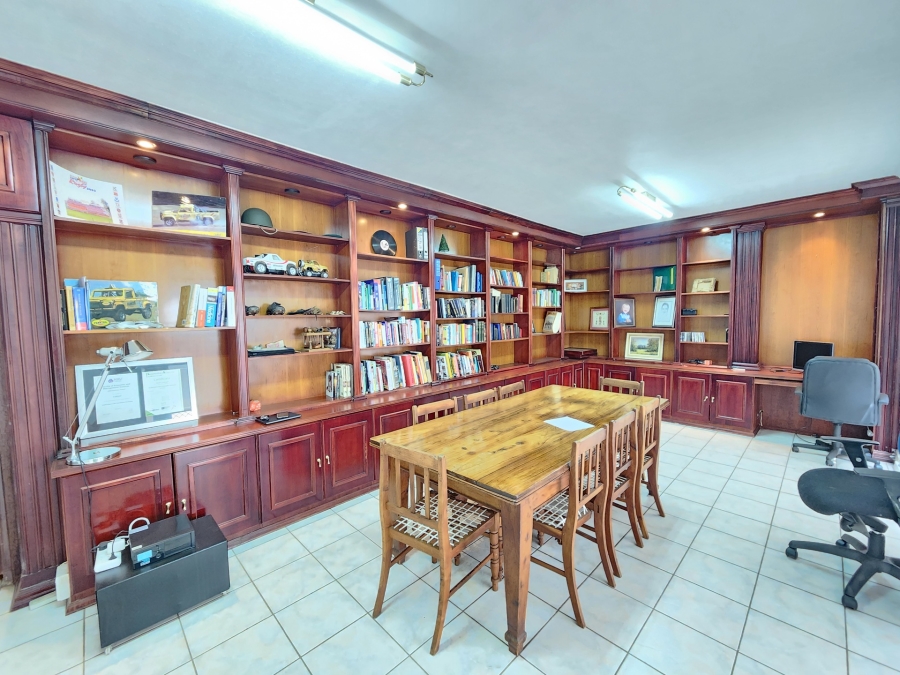 5 Bedroom Property for Sale in Waterkloof Ridge Gauteng