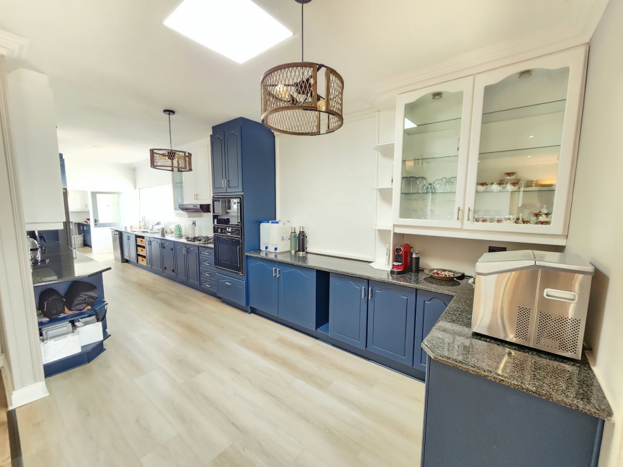 5 Bedroom Property for Sale in Waterkloof Ridge Gauteng