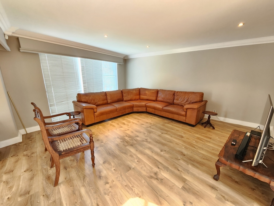 5 Bedroom Property for Sale in Waterkloof Ridge Gauteng