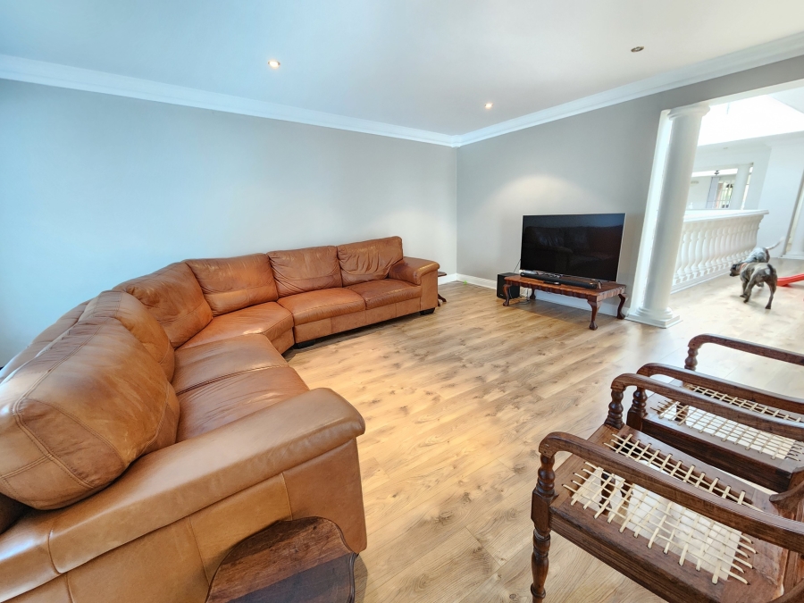 5 Bedroom Property for Sale in Waterkloof Ridge Gauteng