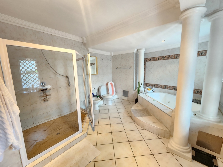 5 Bedroom Property for Sale in Waterkloof Ridge Gauteng