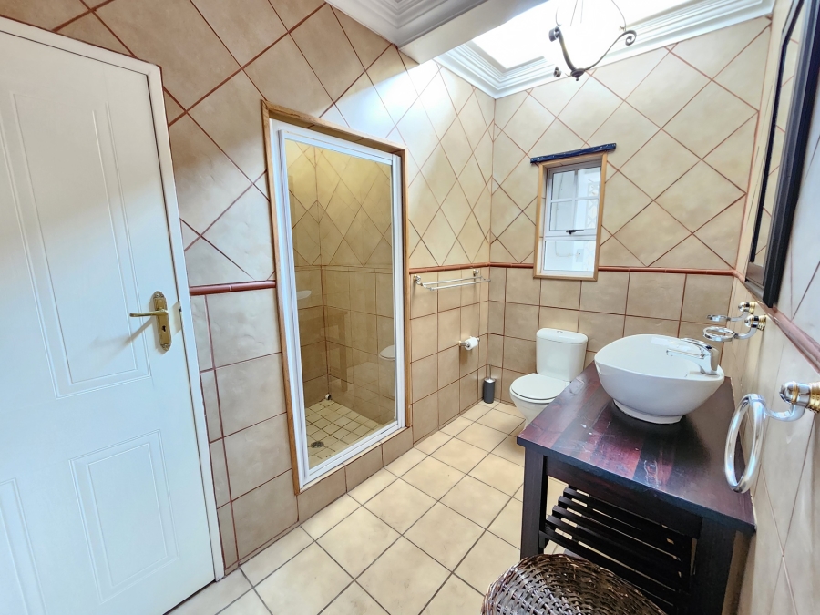5 Bedroom Property for Sale in Waterkloof Ridge Gauteng