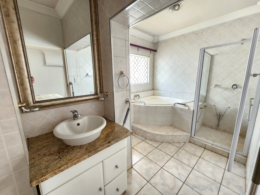 5 Bedroom Property for Sale in Waterkloof Ridge Gauteng