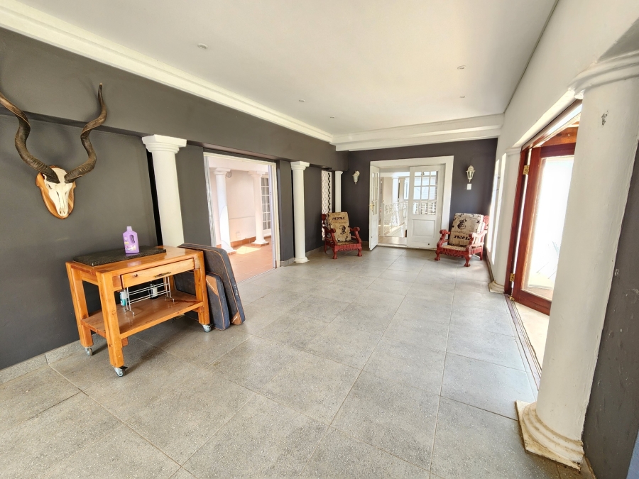 5 Bedroom Property for Sale in Waterkloof Ridge Gauteng