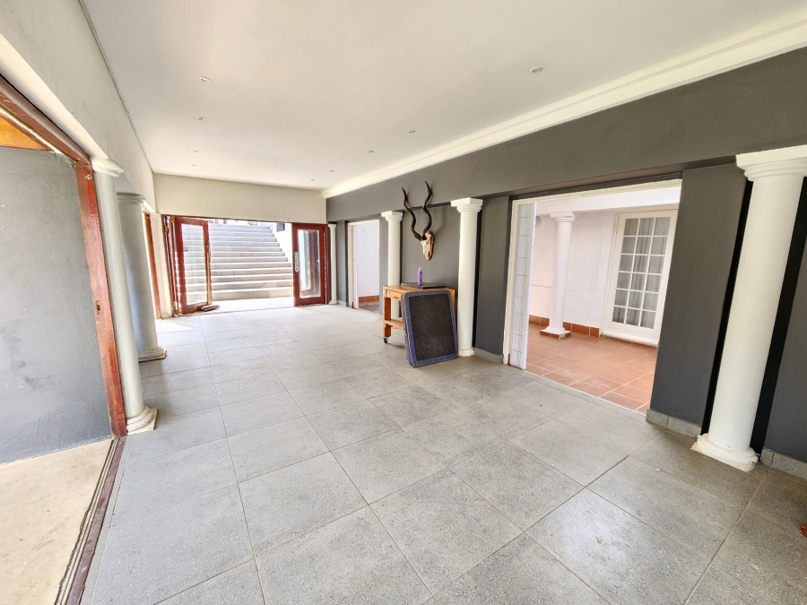 5 Bedroom Property for Sale in Waterkloof Ridge Gauteng