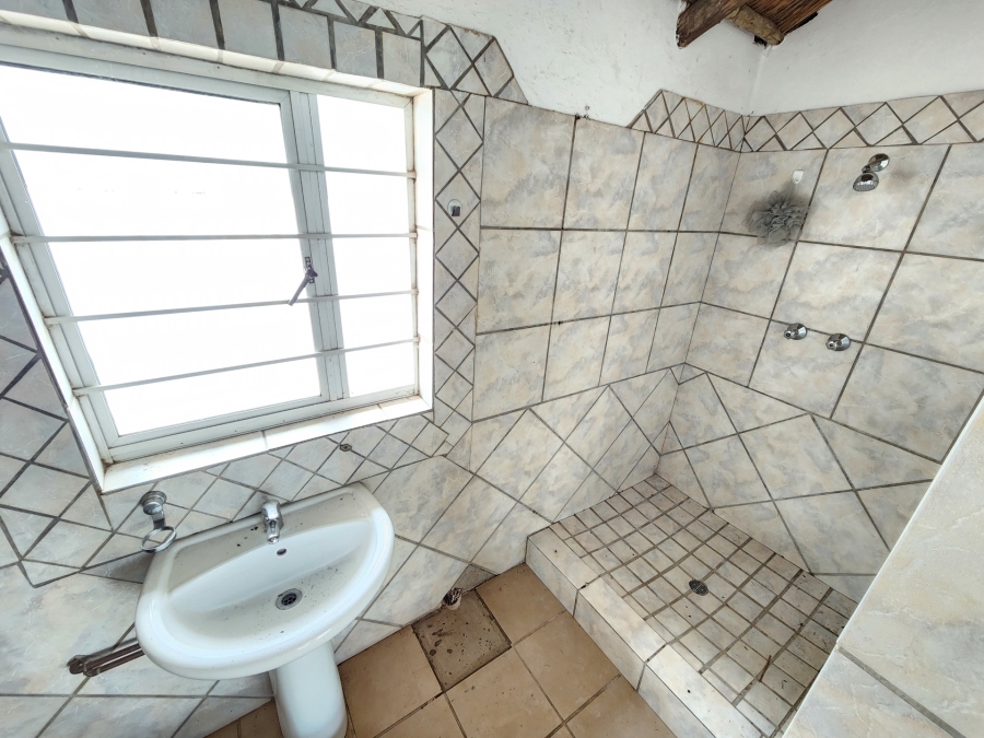 5 Bedroom Property for Sale in Waterkloof Ridge Gauteng