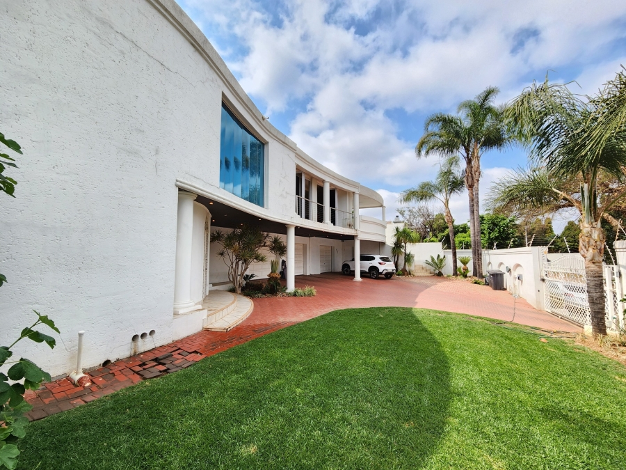 5 Bedroom Property for Sale in Waterkloof Ridge Gauteng
