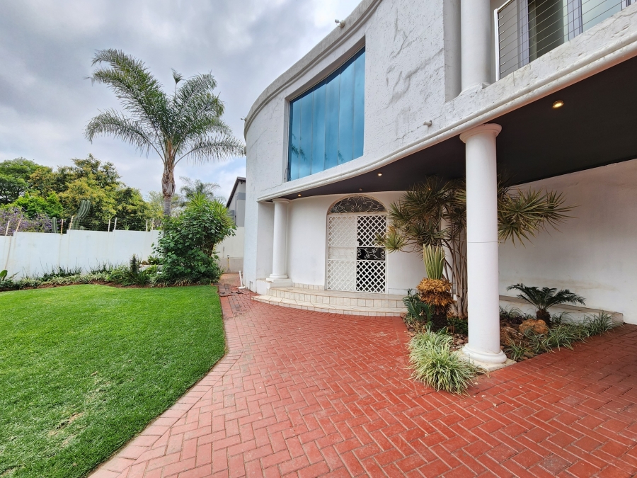 5 Bedroom Property for Sale in Waterkloof Ridge Gauteng