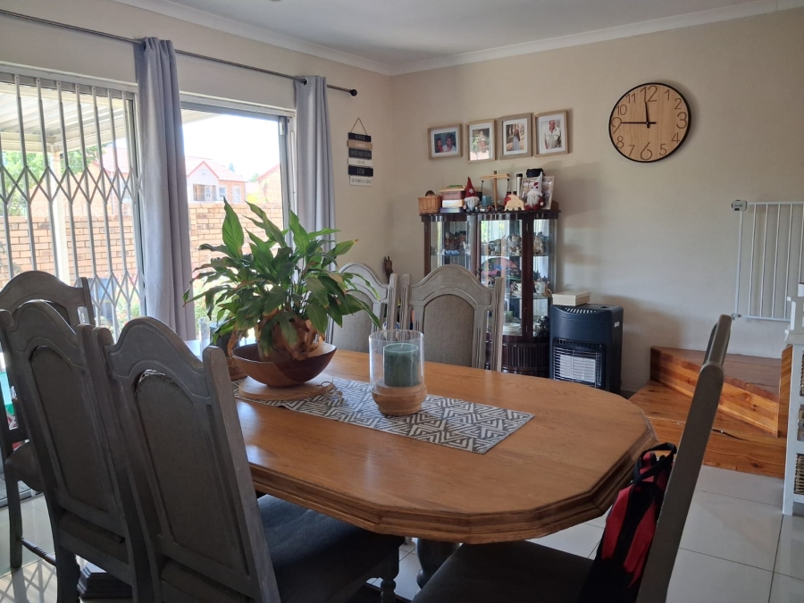 3 Bedroom Property for Sale in Wilgeheuwel Gauteng
