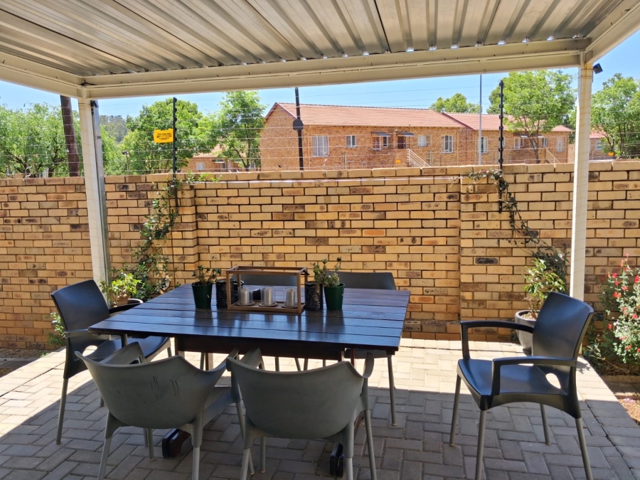 3 Bedroom Property for Sale in Wilgeheuwel Gauteng
