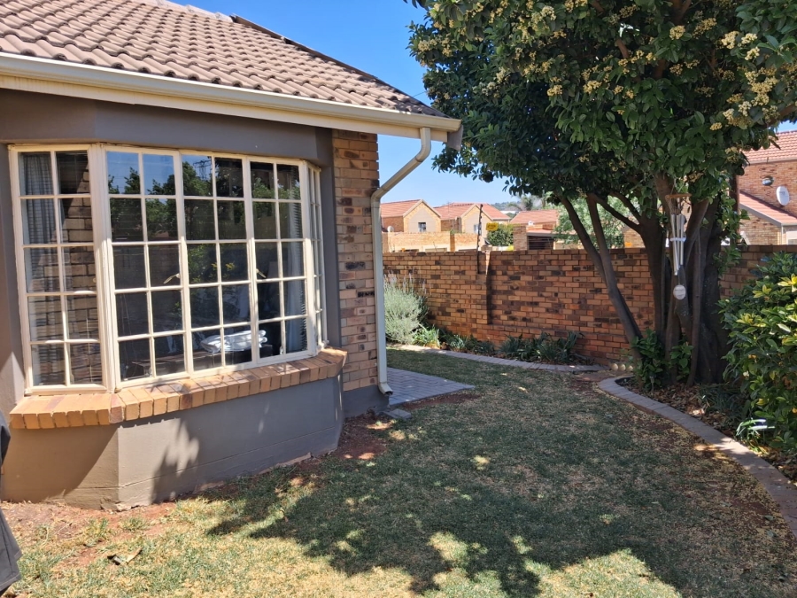 3 Bedroom Property for Sale in Wilgeheuwel Gauteng