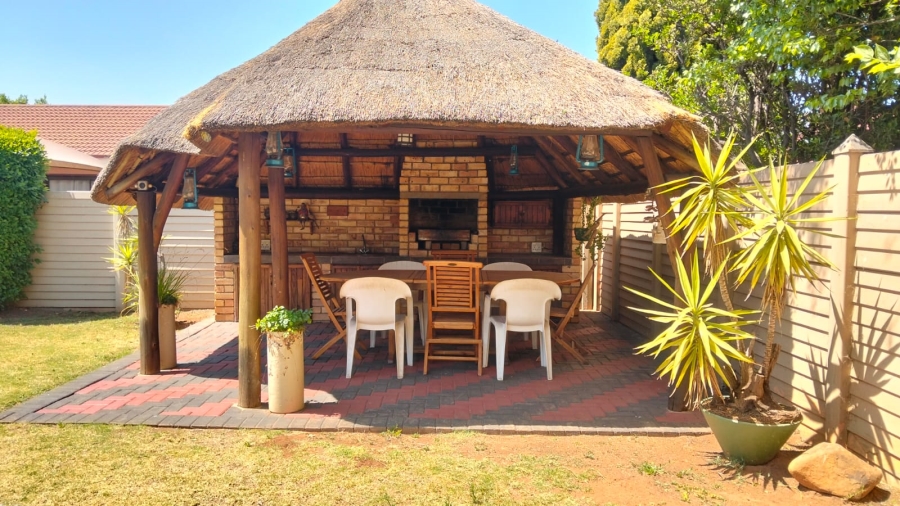 3 Bedroom Property for Sale in Vanderbijlpark SE 6 Gauteng