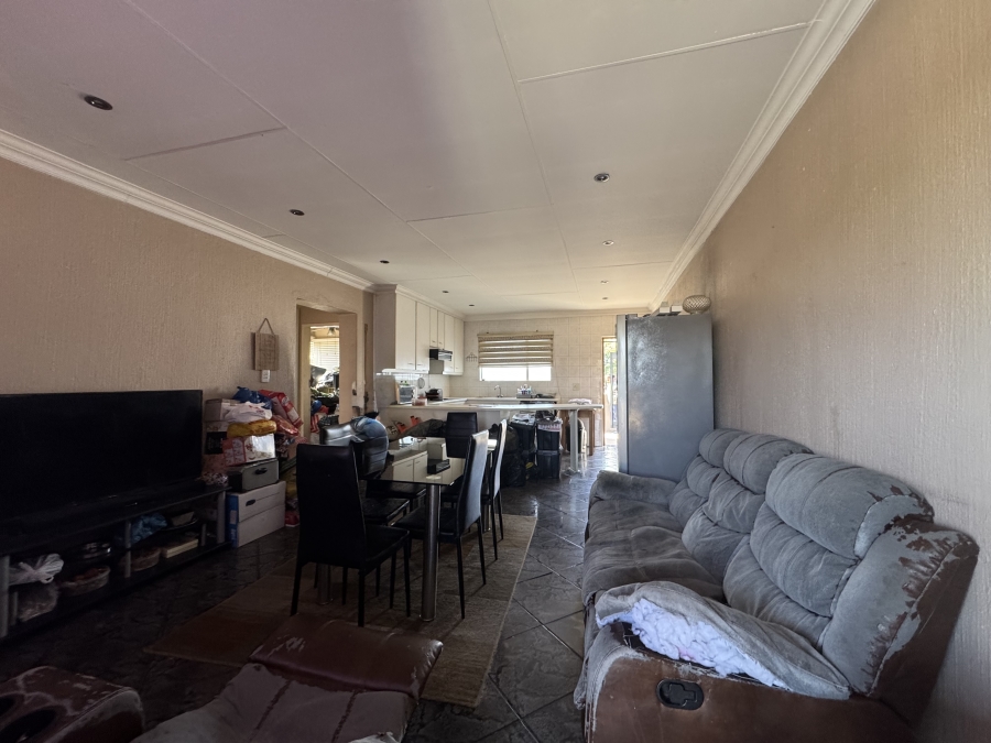 2 Bedroom Property for Sale in Raceview Gauteng