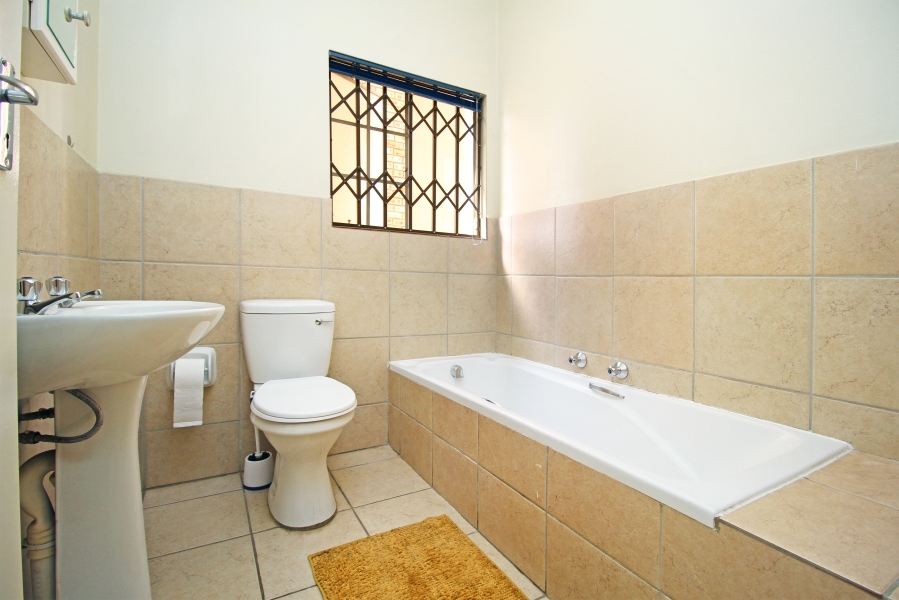 2 Bedroom Property for Sale in North Riding Gauteng