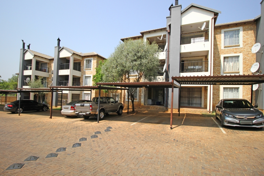 2 Bedroom Property for Sale in North Riding Gauteng