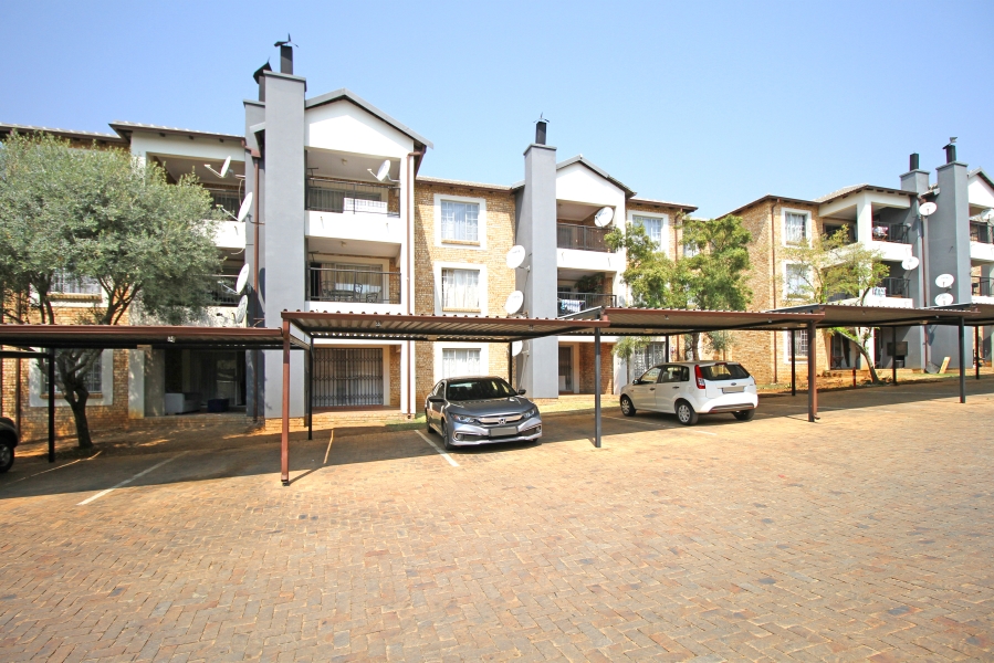2 Bedroom Property for Sale in North Riding Gauteng