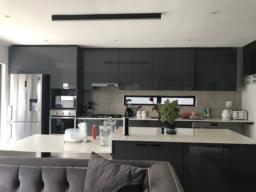 3 Bedroom Property for Sale in Hurlingham Gauteng