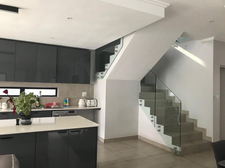 3 Bedroom Property for Sale in Hurlingham Gauteng