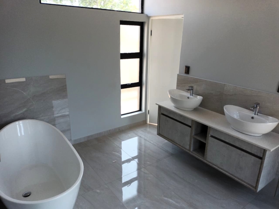 To Let 3 Bedroom Property for Rent in Zwartkop Golf Estate Gauteng
