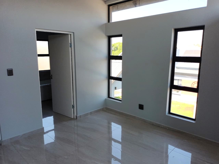 To Let 3 Bedroom Property for Rent in Zwartkop Golf Estate Gauteng