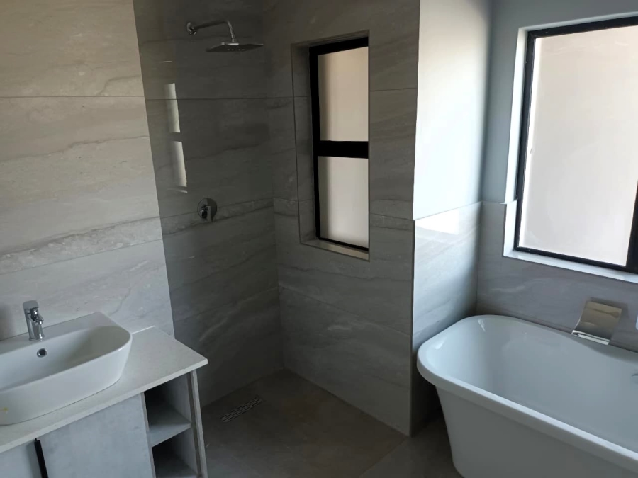 To Let 3 Bedroom Property for Rent in Zwartkop Golf Estate Gauteng