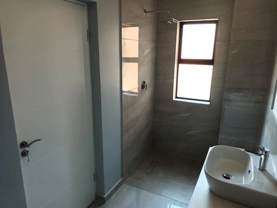 To Let 3 Bedroom Property for Rent in Zwartkop Golf Estate Gauteng