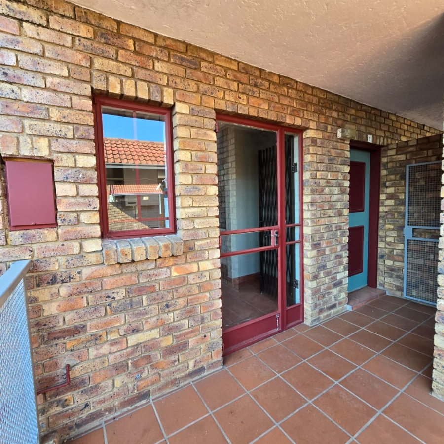 To Let 2 Bedroom Property for Rent in Moregloed Gauteng