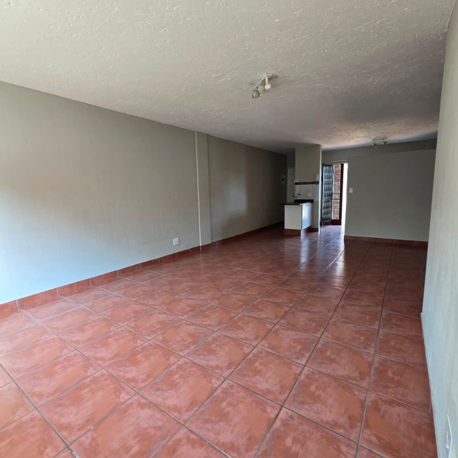 To Let 2 Bedroom Property for Rent in Moregloed Gauteng