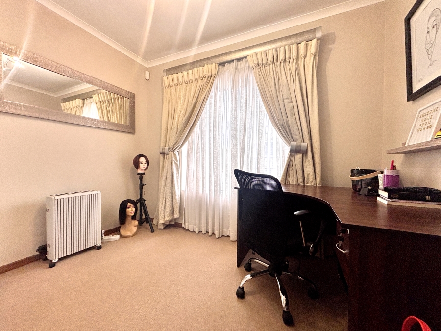3 Bedroom Property for Sale in Oukraal Estate Gauteng