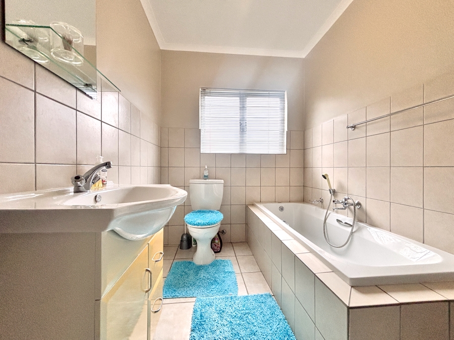 3 Bedroom Property for Sale in Oukraal Estate Gauteng