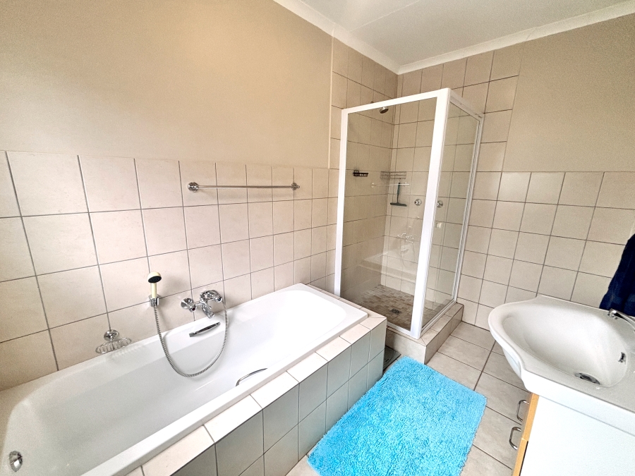 3 Bedroom Property for Sale in Oukraal Estate Gauteng