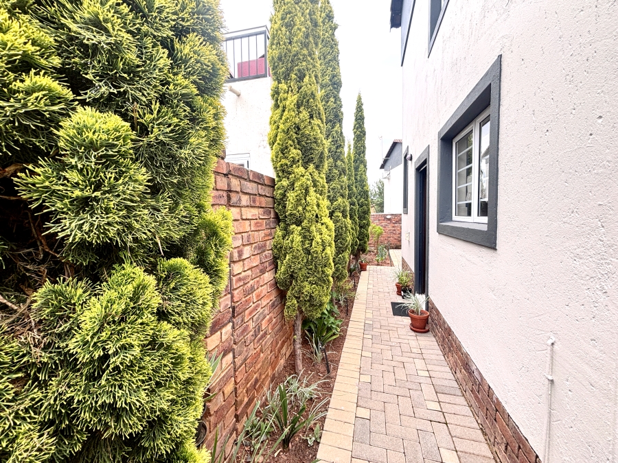 3 Bedroom Property for Sale in Oukraal Estate Gauteng