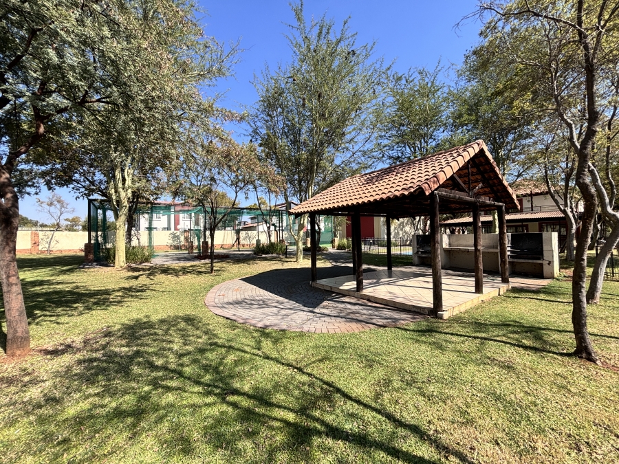 3 Bedroom Property for Sale in Oukraal Estate Gauteng