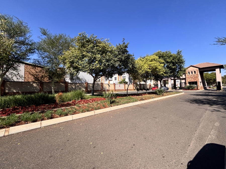 3 Bedroom Property for Sale in Oukraal Estate Gauteng