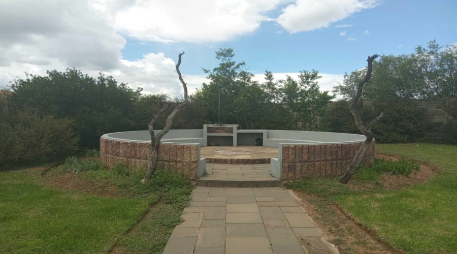 6 Bedroom Property for Sale in Blue Saddle Ranches Gauteng