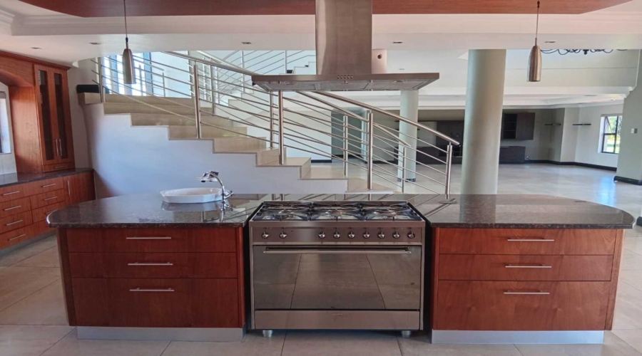 6 Bedroom Property for Sale in Blue Saddle Ranches Gauteng