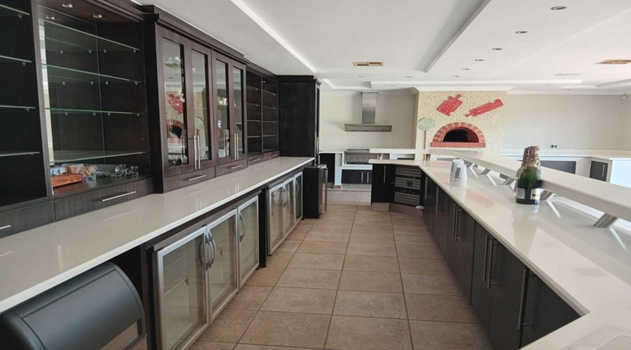6 Bedroom Property for Sale in Blue Saddle Ranches Gauteng