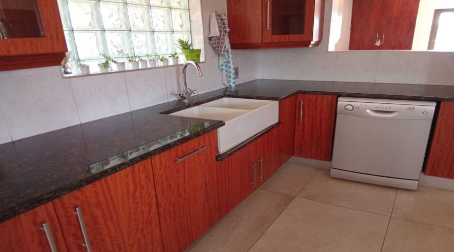 6 Bedroom Property for Sale in Blue Saddle Ranches Gauteng