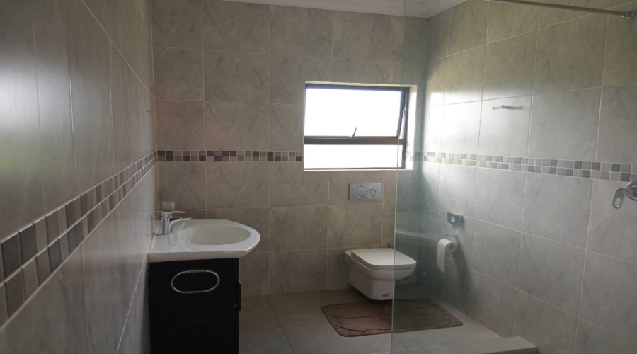 6 Bedroom Property for Sale in Blue Saddle Ranches Gauteng