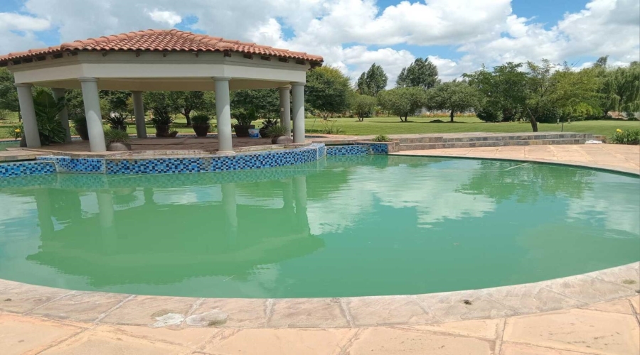 6 Bedroom Property for Sale in Blue Saddle Ranches Gauteng