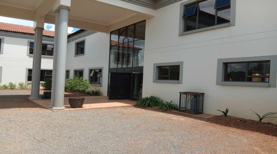 6 Bedroom Property for Sale in Blue Saddle Ranches Gauteng