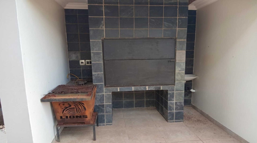 6 Bedroom Property for Sale in Blue Saddle Ranches Gauteng