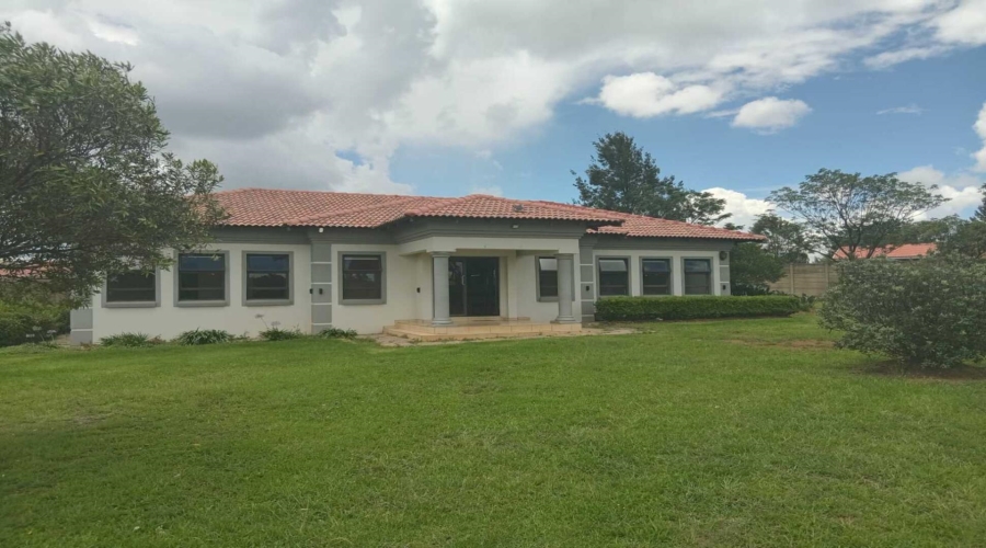 6 Bedroom Property for Sale in Blue Saddle Ranches Gauteng